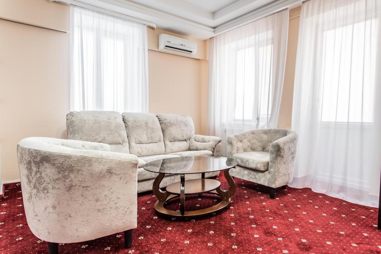 Star Rent Hotel Chisinau Ngoại thất bức ảnh