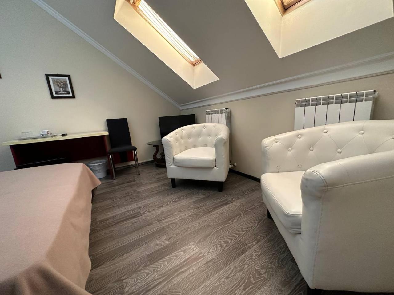 Star Rent Hotel Chisinau Ngoại thất bức ảnh