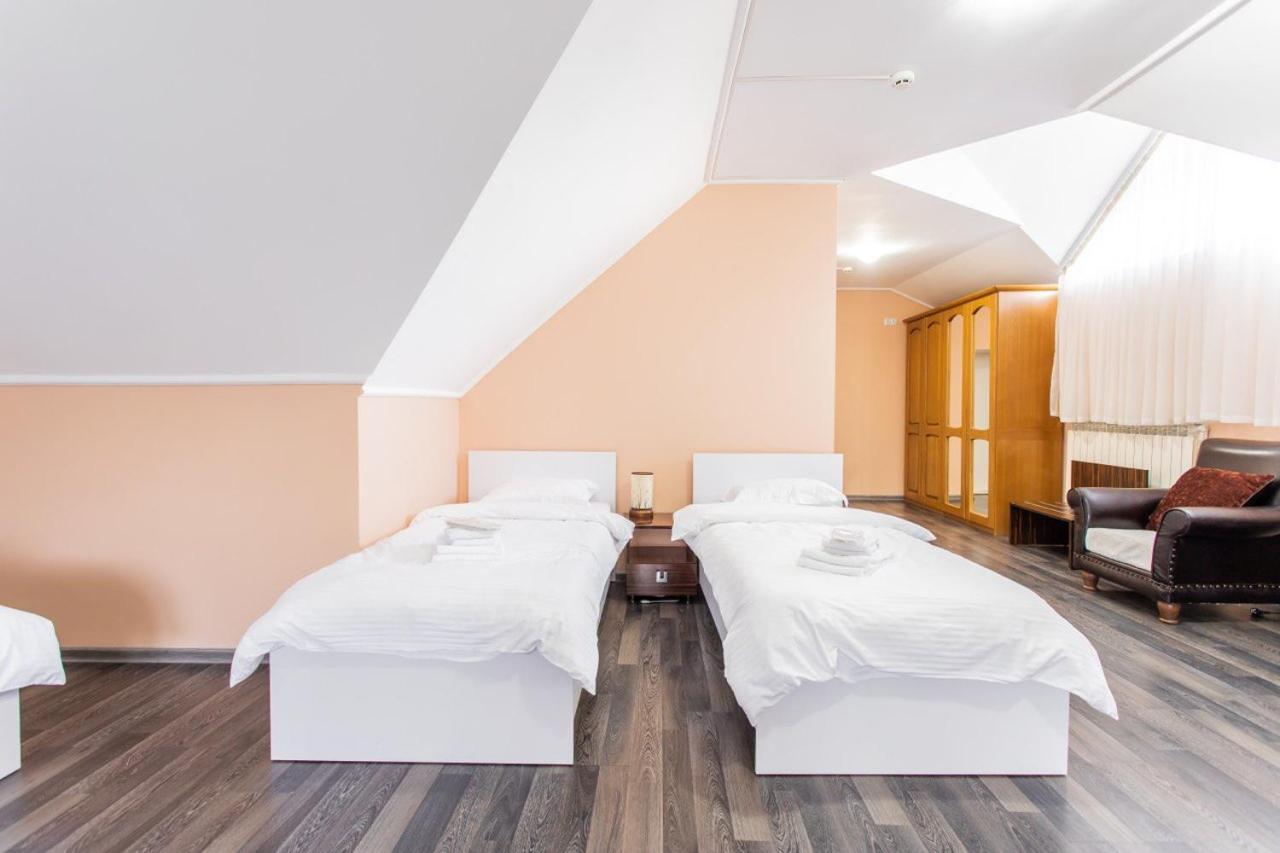 Star Rent Hotel Chisinau Ngoại thất bức ảnh