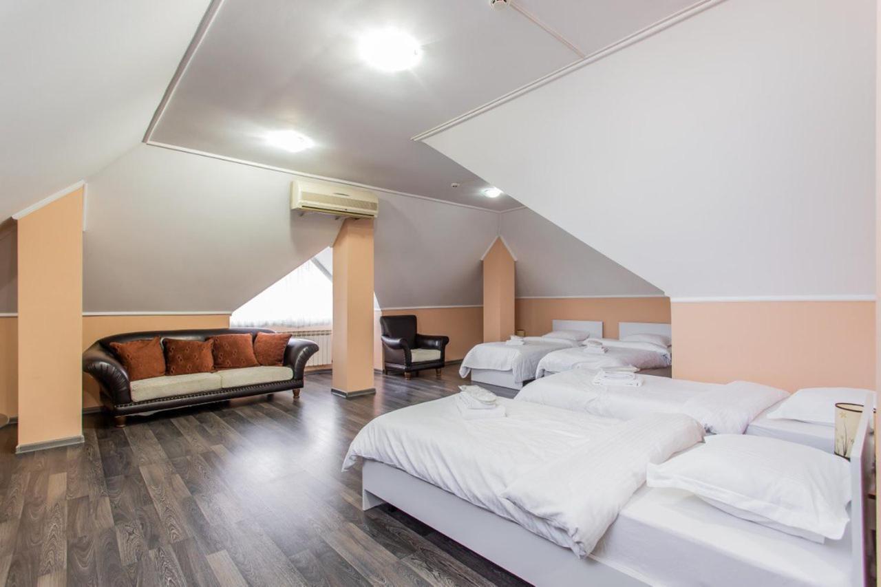 Star Rent Hotel Chisinau Ngoại thất bức ảnh
