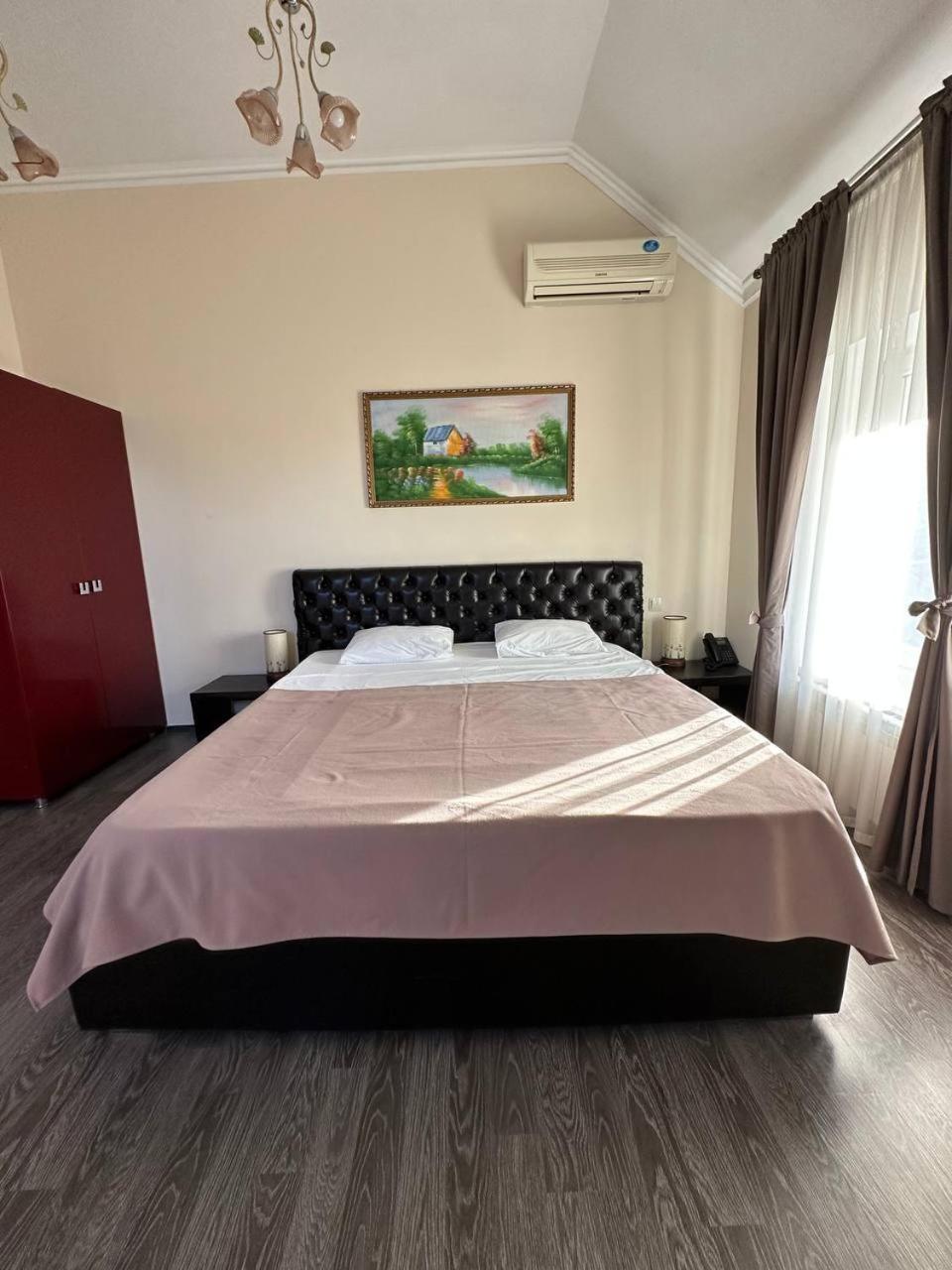 Star Rent Hotel Chisinau Phòng bức ảnh