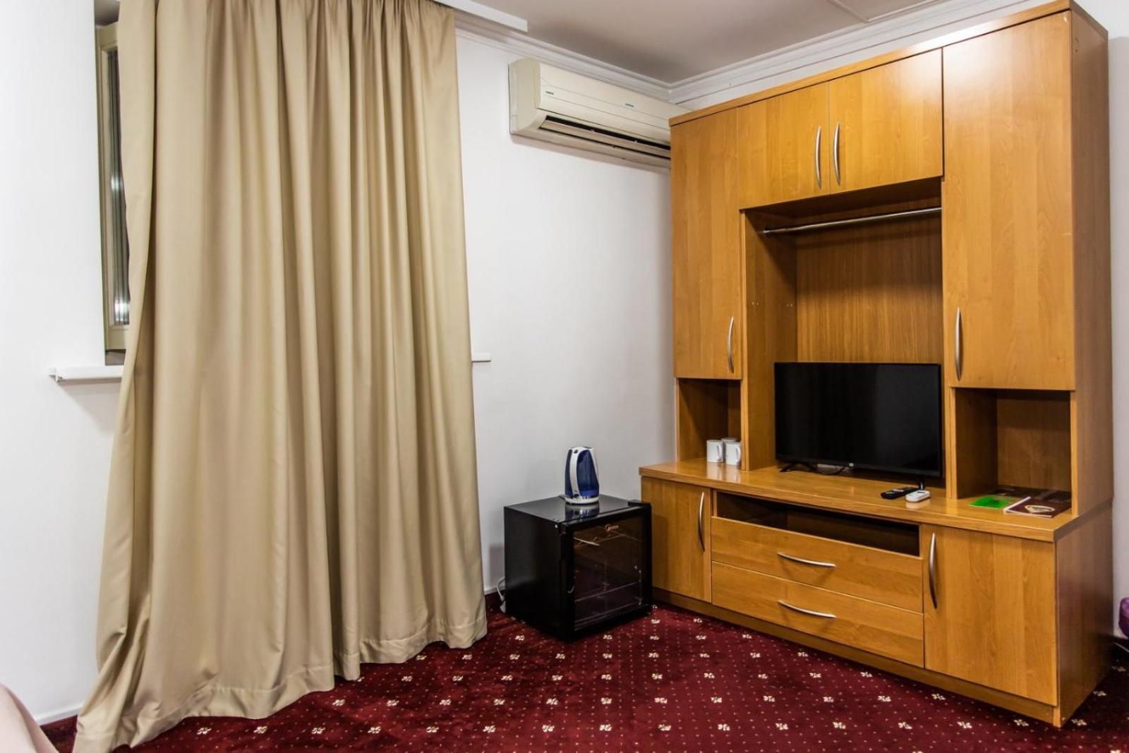 Star Rent Hotel Chisinau Ngoại thất bức ảnh